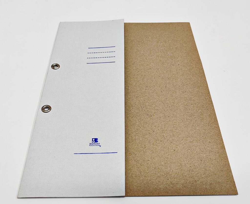 Skoroszyt oczkowy 1/2